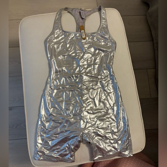 SKIMS Metallic Swim Cycle Suit in Nickel size M - Picture 7 of 12